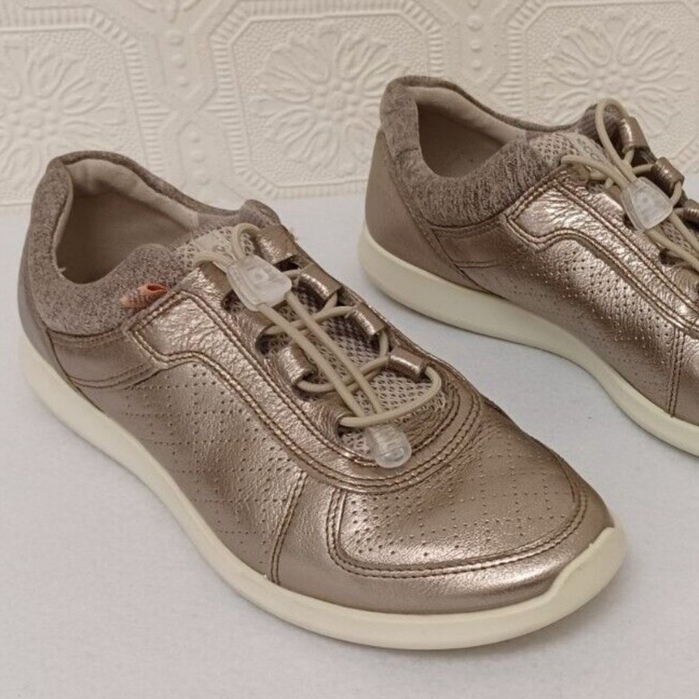 Ecco Metallic Rose Gold Toggle Lace Sneakers Comfort Athletic Flats Size 8